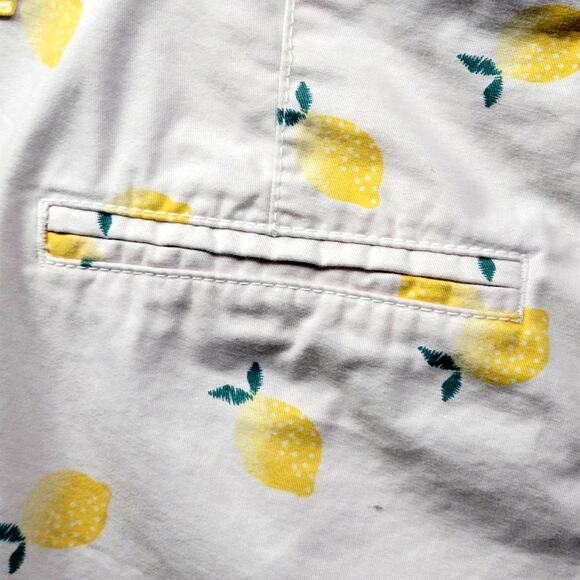 Old Navy Everyday Shorts Lemon Pattern Size 2 - Picture 6 of 7